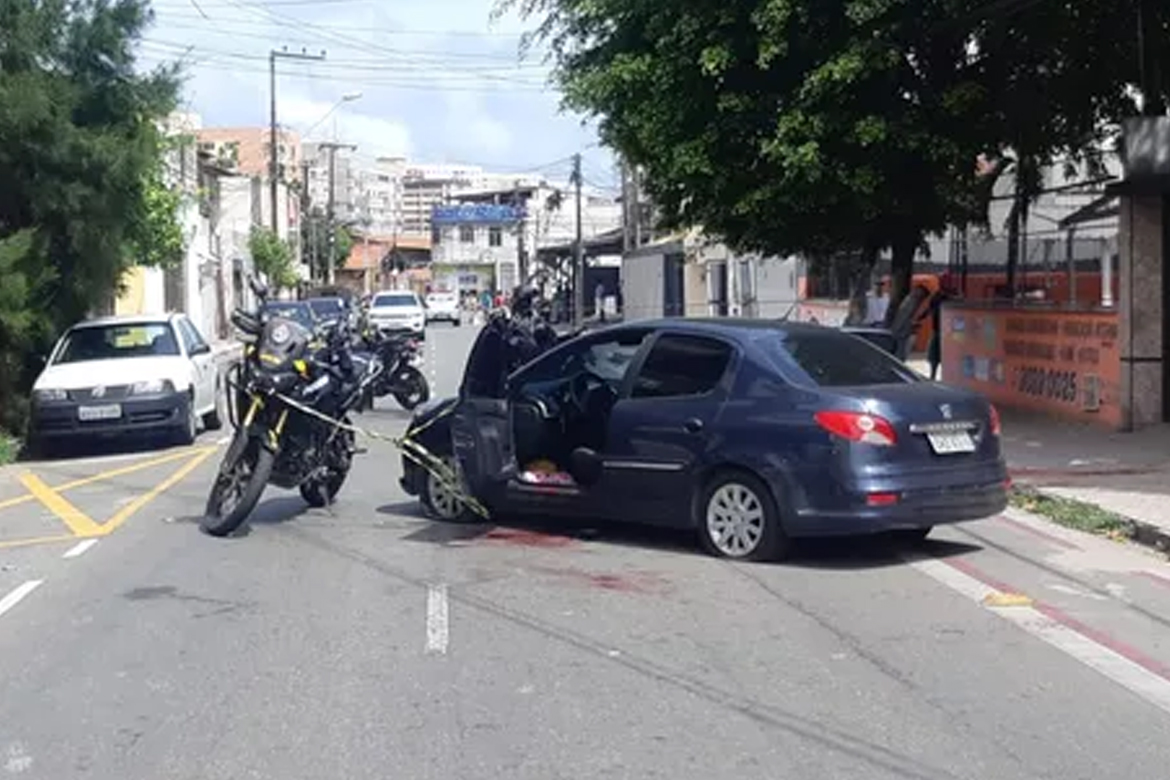 Marido mata mulher a tiros e joga vítima de carro em movimento em viaduto de Fortaleza