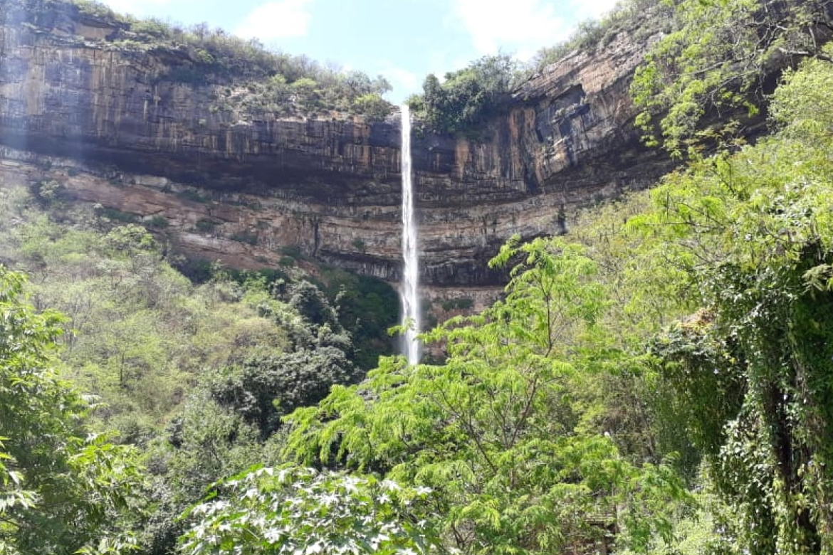Após primeiras chuvas, 'véu de noiva' volta a aparecer na Bica de Ipu