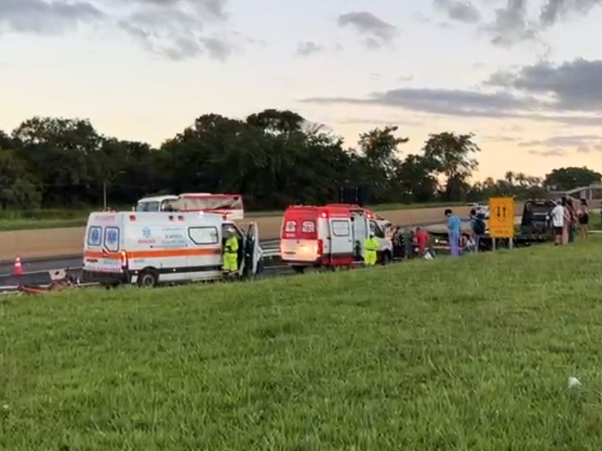 Acidente de Morte em Rodovia: Motociclista Morre após Colidir com Carreta em Araraquara, SP
