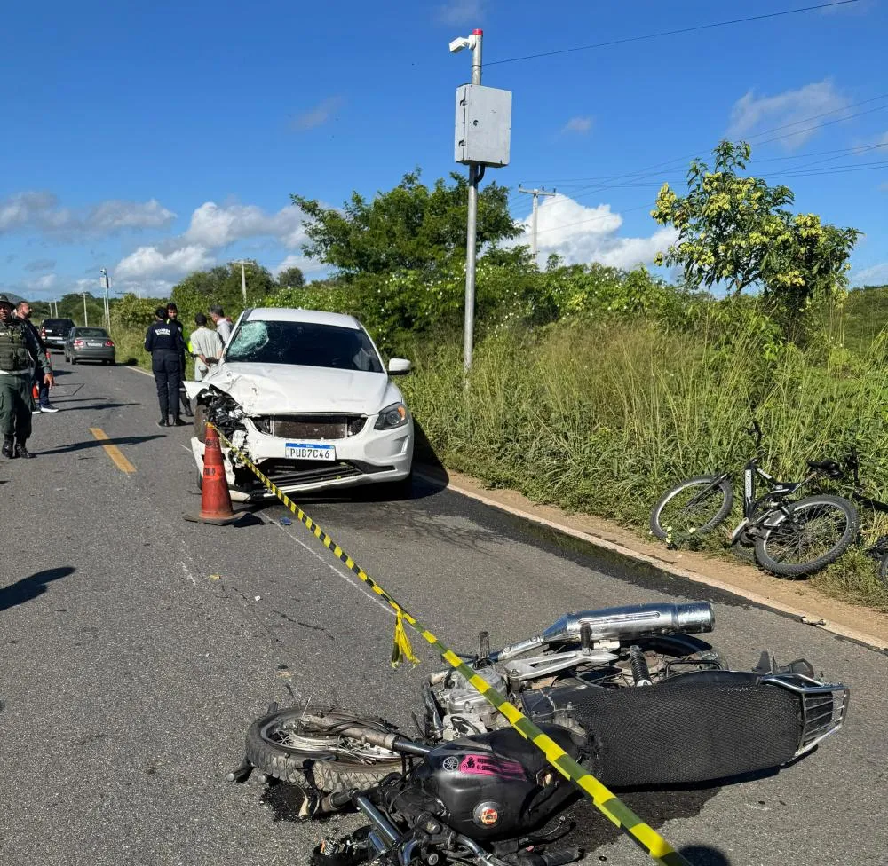 Acidente Fatal na CE-176: Colisão entre Carro e Moto Deixa Homem Morto em Santa Quitéria