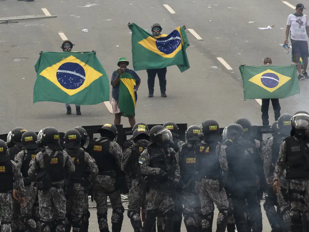 Ações para Bolsonaro e militares golpistas perderem patentes começará em fevereiro