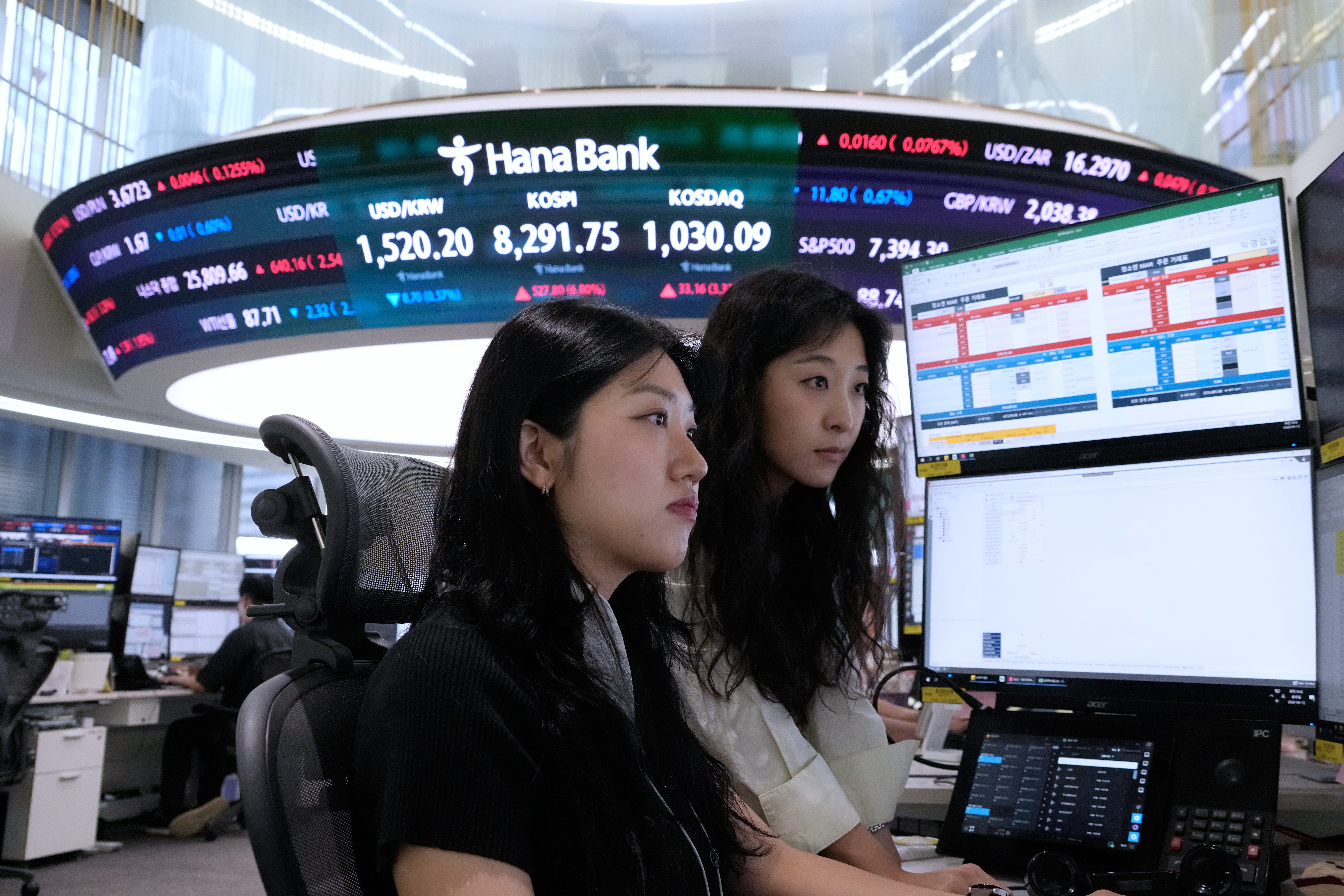 Acordo entre EUA e Irã impulsiona mercado financeiro: petróleo em queda e bolsas asiáticas em alta