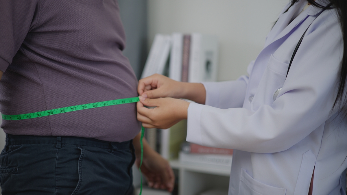 Adeus aos pneuzinhos: médica ensina como se livrar da gordura localizada