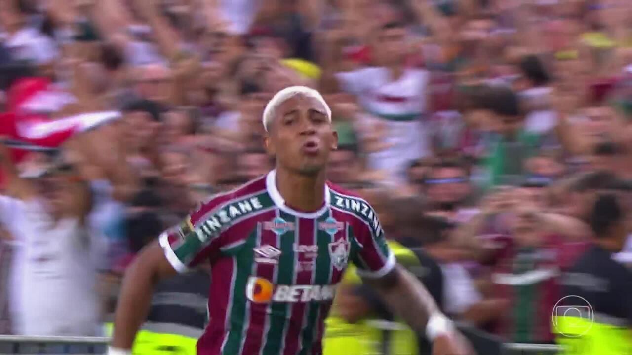 Advíncula, ex-Boca Juniors, acerta com Alianza Lima e vai jogar com Guerrero e Barcos