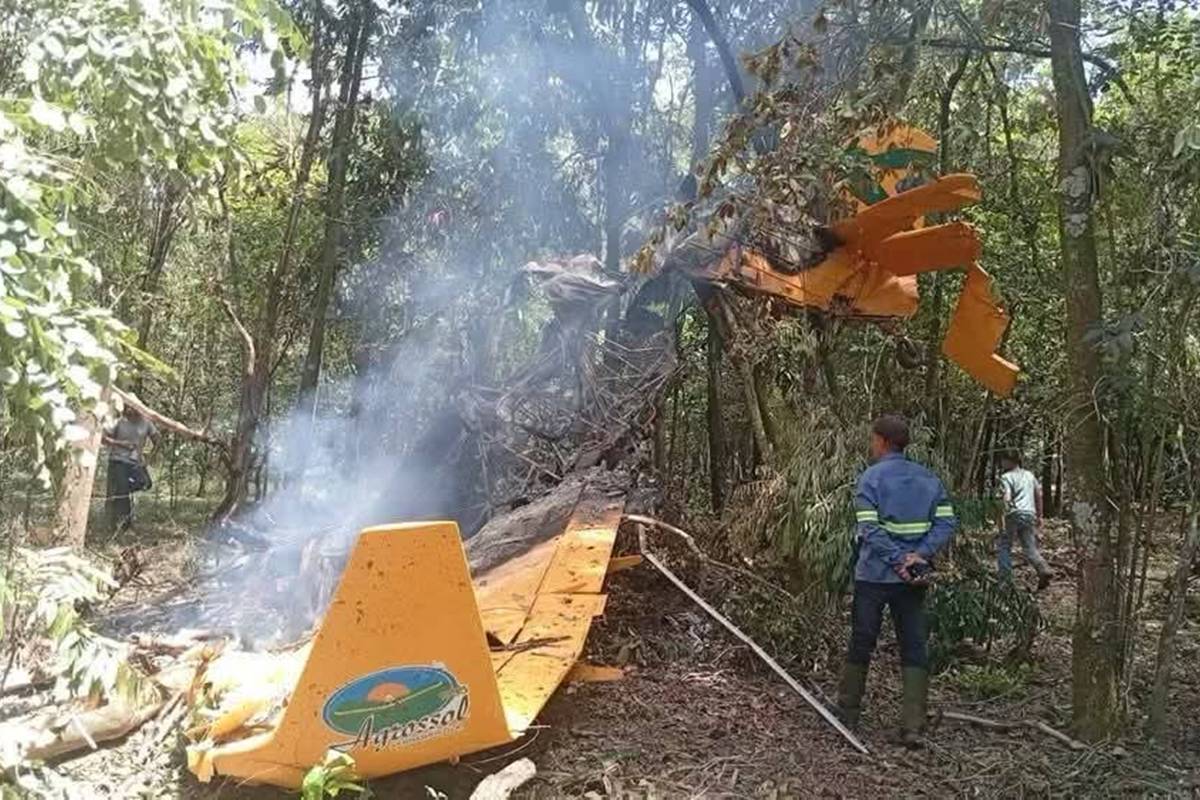Aeronave agrícola cai em área rural no interior de São Paulo