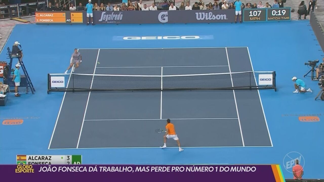 Alcaraz e Sinner jogam tênis de mesa antes de exibição na Coreia do Sul; veja vídeo