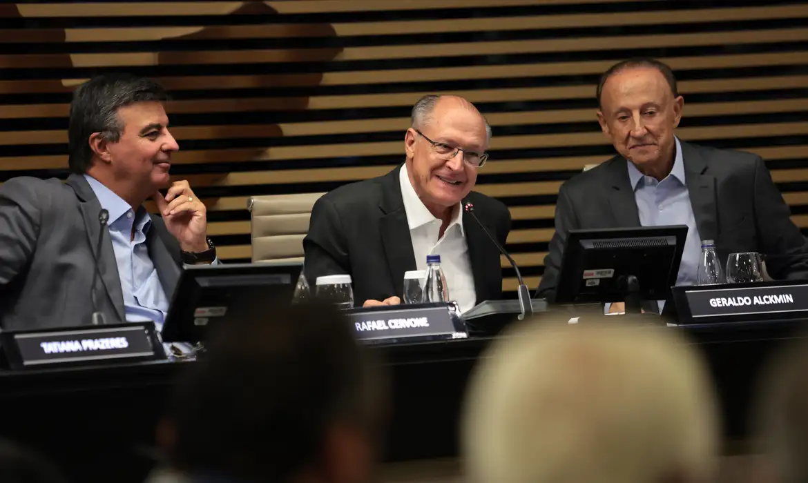 Alckmin defende redução da jornada de trabalho: 'É tendência mundial'