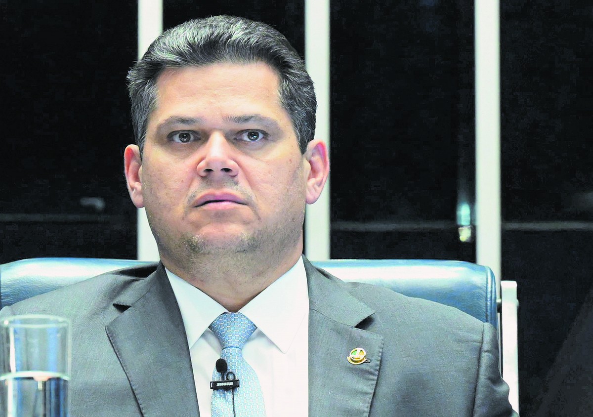 Alcolumbre deve segurar votação de nome indicado por Lula à CVM e contesta apadrinhamento