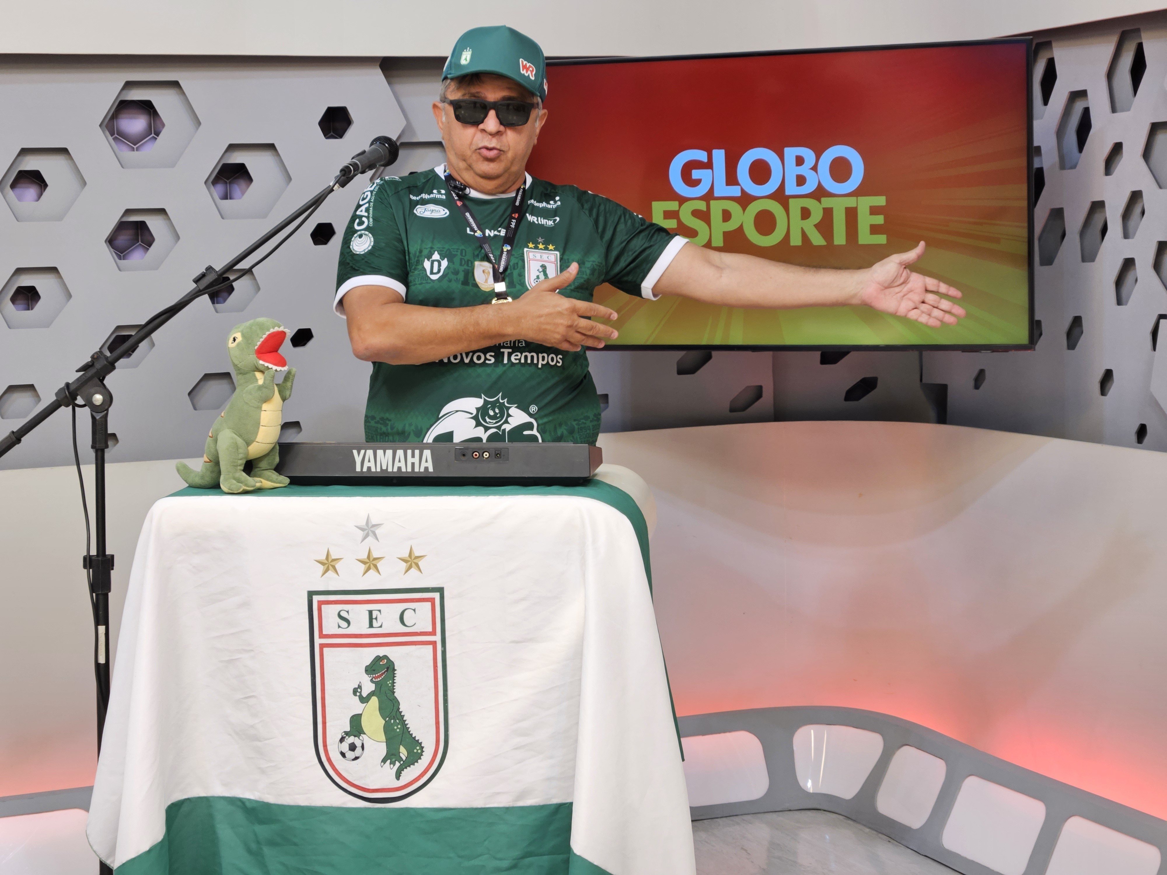 Aldeone Sousa Cantor: Diretor do Dinossauro deixa seu marco irreverente após classificação