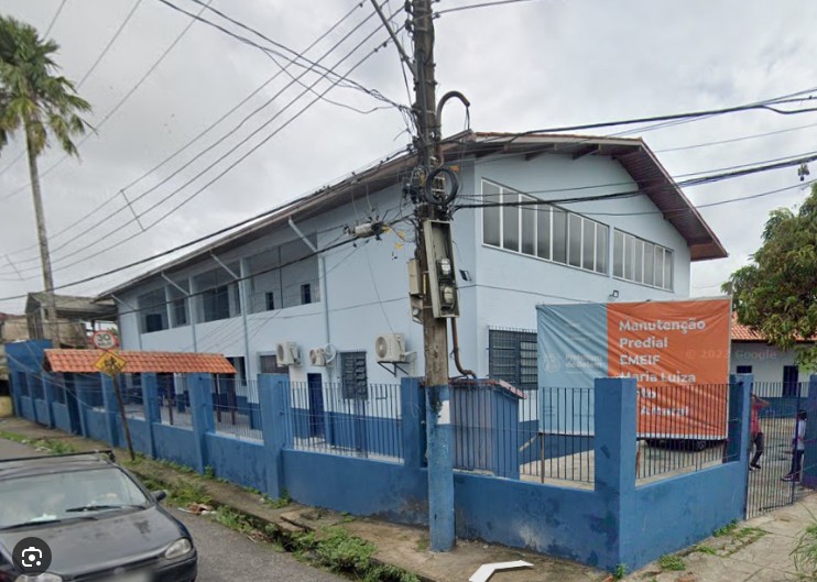 Alunos da Escola Municipal Maria Luiza Pinto Amaral de Belém passam sem aulas há meses