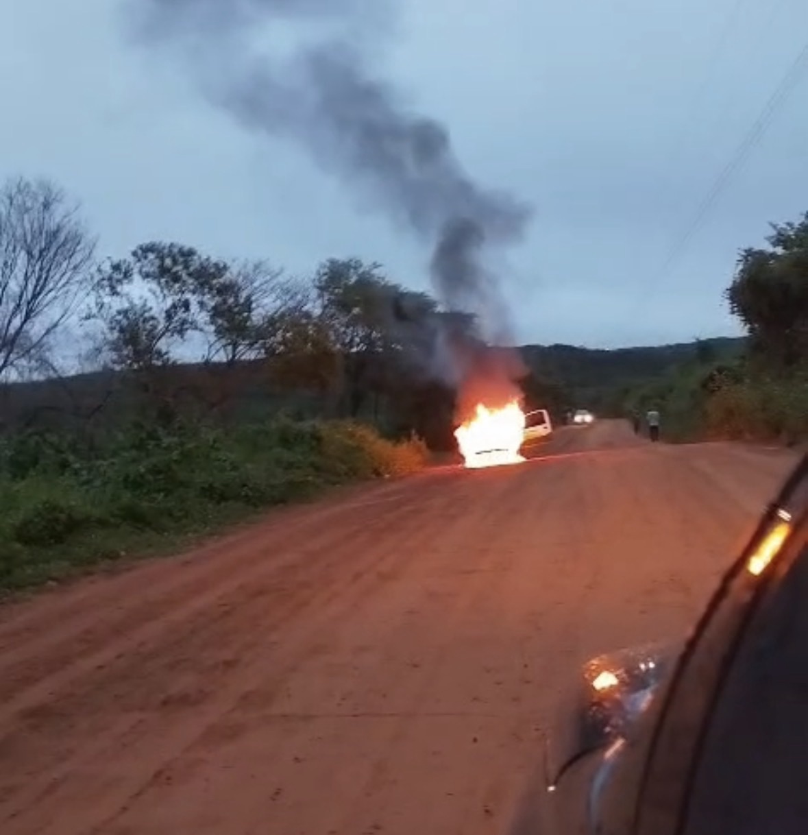 Ambulância Pega Fogo no Ceará: Incidente em Poranga deixa Motorista Ileso