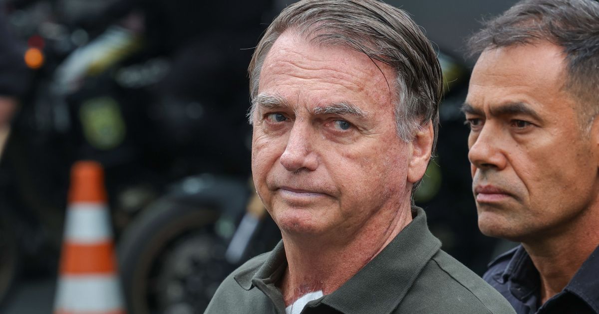 Análise: Família e defesa de Bolsonaro repensam ida para a Papudinha