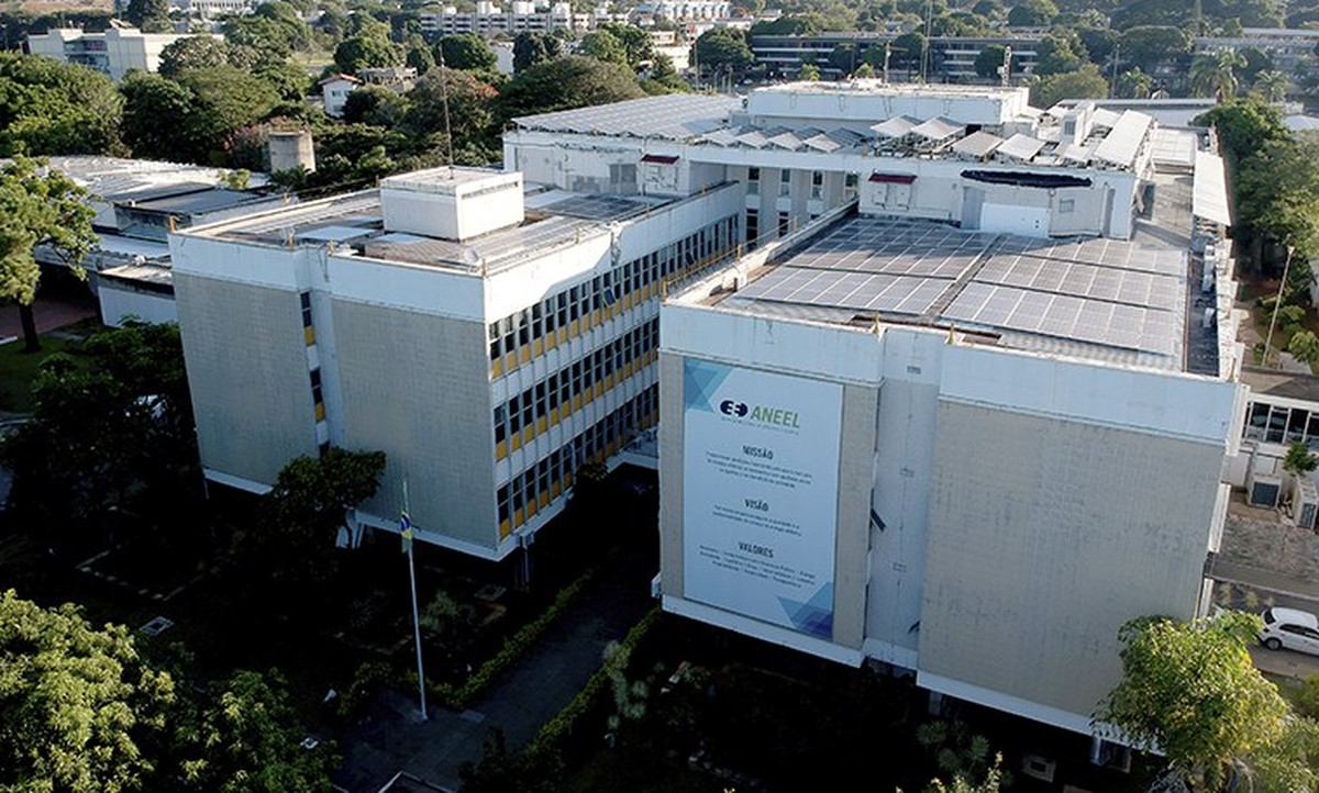 Aneel avalia suspender ressarcimentos a consumidores até definição de nova regra sobre cor