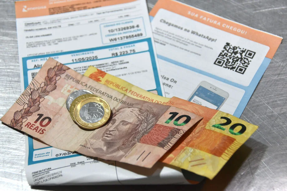 Aneel mantém bandeira verde: saiba como a chuva afeta suas contas de luz