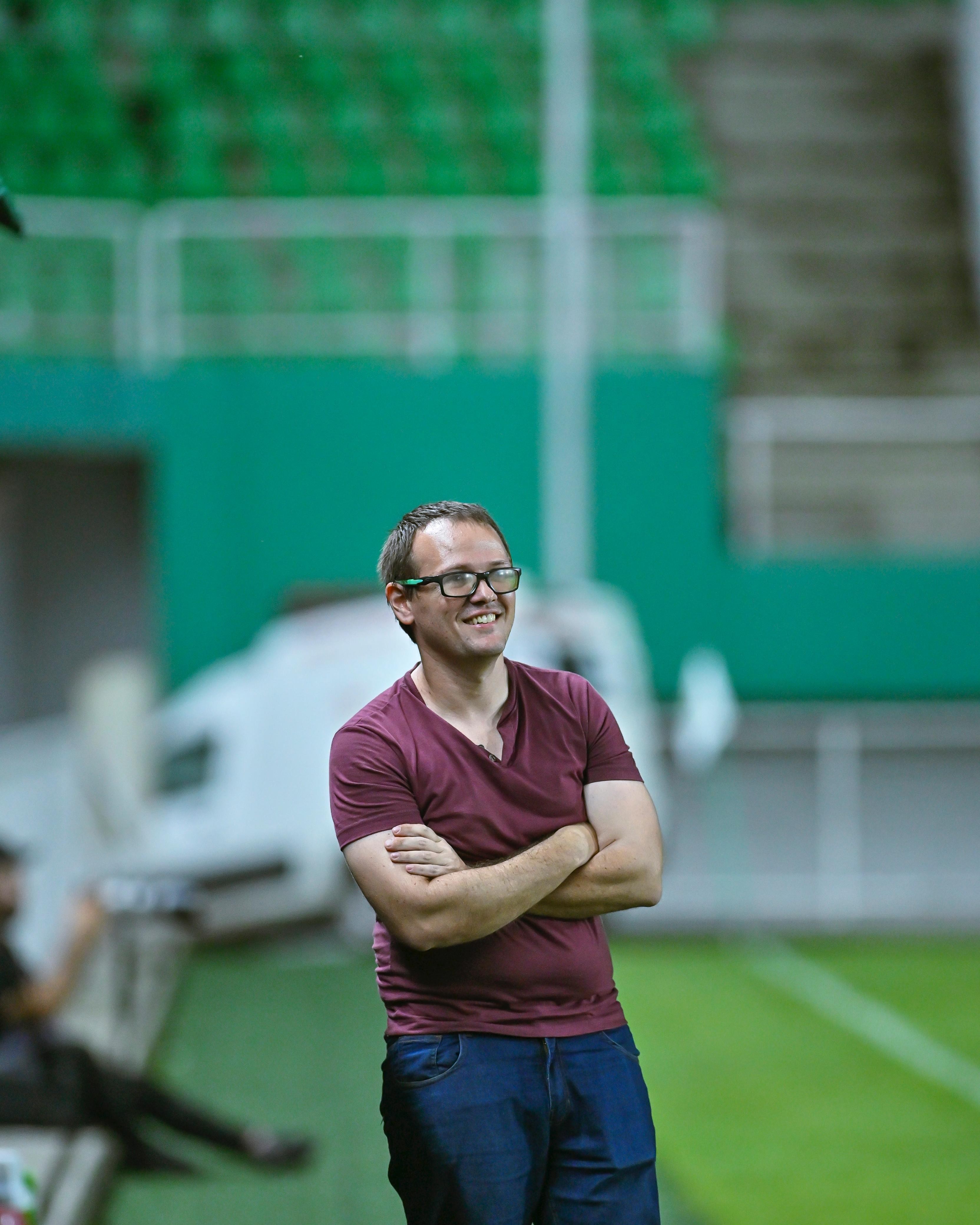 Apesar de empate em amistoso, técnico nota evolução do time e crê em "constância muito mai