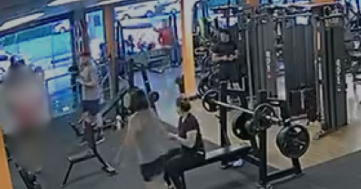 Após caso com mulher, homem é morto dentro de academia esfaqueado por ciúme