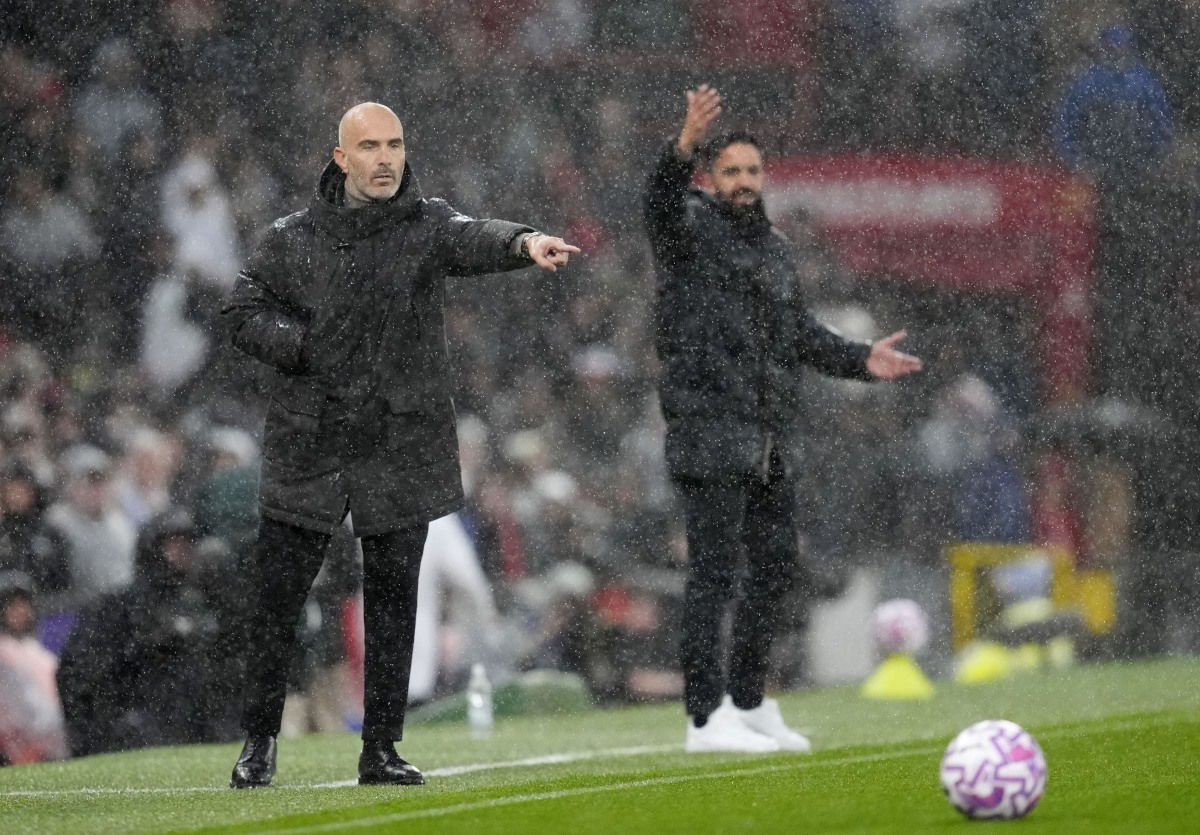 Após premiações, Chelsea e United dispensam treinadores; entenda