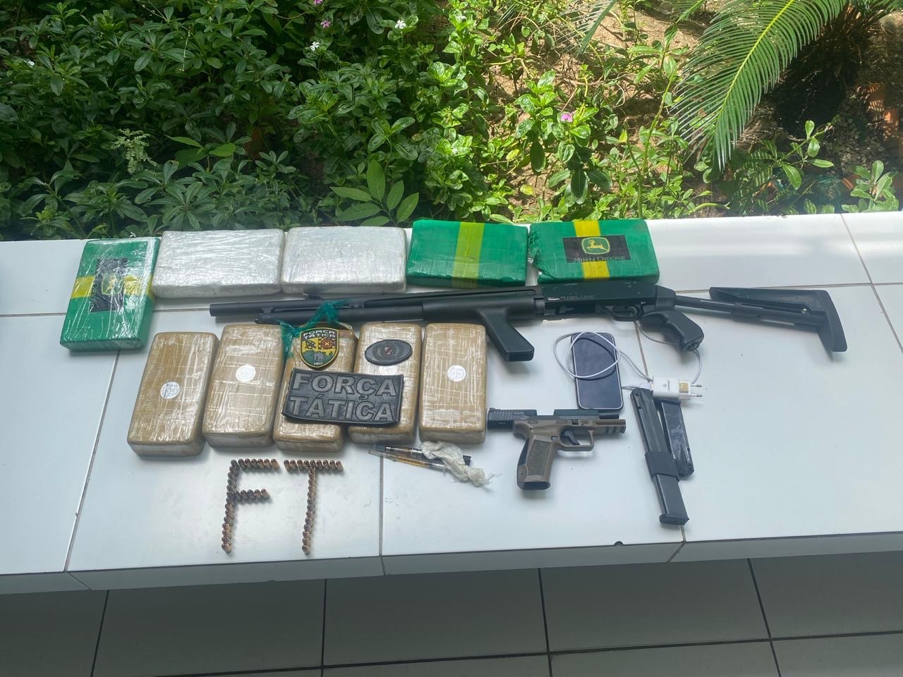 APREENSÃO ECONÔMICA EM NOVA RUSSAS: Polícia desmantela quadrilha envolvida com tráfico de drogas e armas