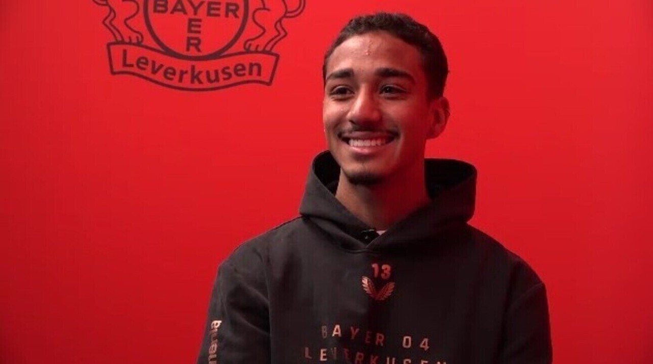 Arthur Renova Contrato com Bayer Leverkusen: Demonstração de Confiança