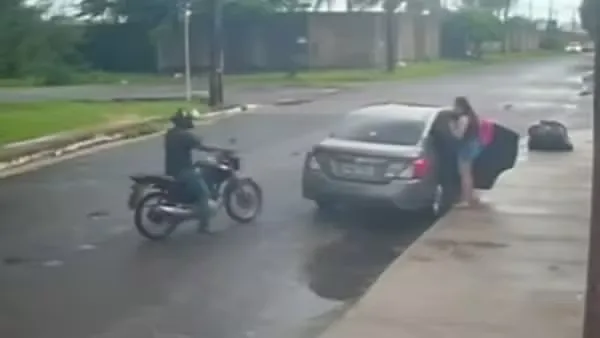 Assaltante de Alianças Atribulada em Fortaleza: Série de Roubo de Joias em Plena Luz do Dia