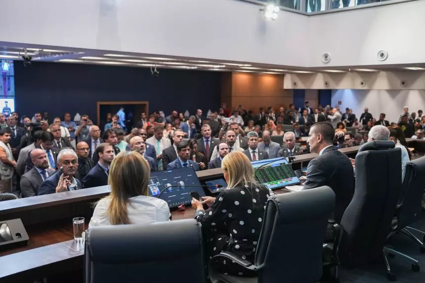 Assembleias Legislativas: O Excesso de Cargos Comissionados
