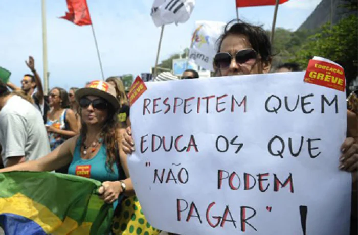 Atacar o Professor Pode Significar Desrespeitar a Educação Pública
