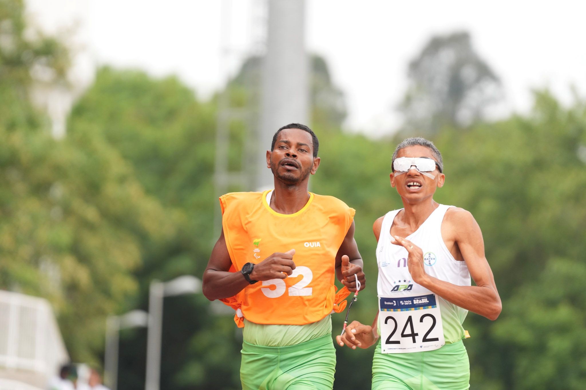 Atleta Cego de Petrolina Conquista Marca Histórica na Maratona de Hamburgo