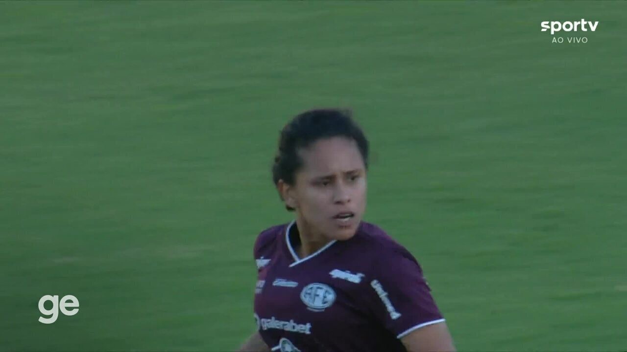 Bahia anuncia a contratação da meia Raquel, ex-Ferroviária e Santos