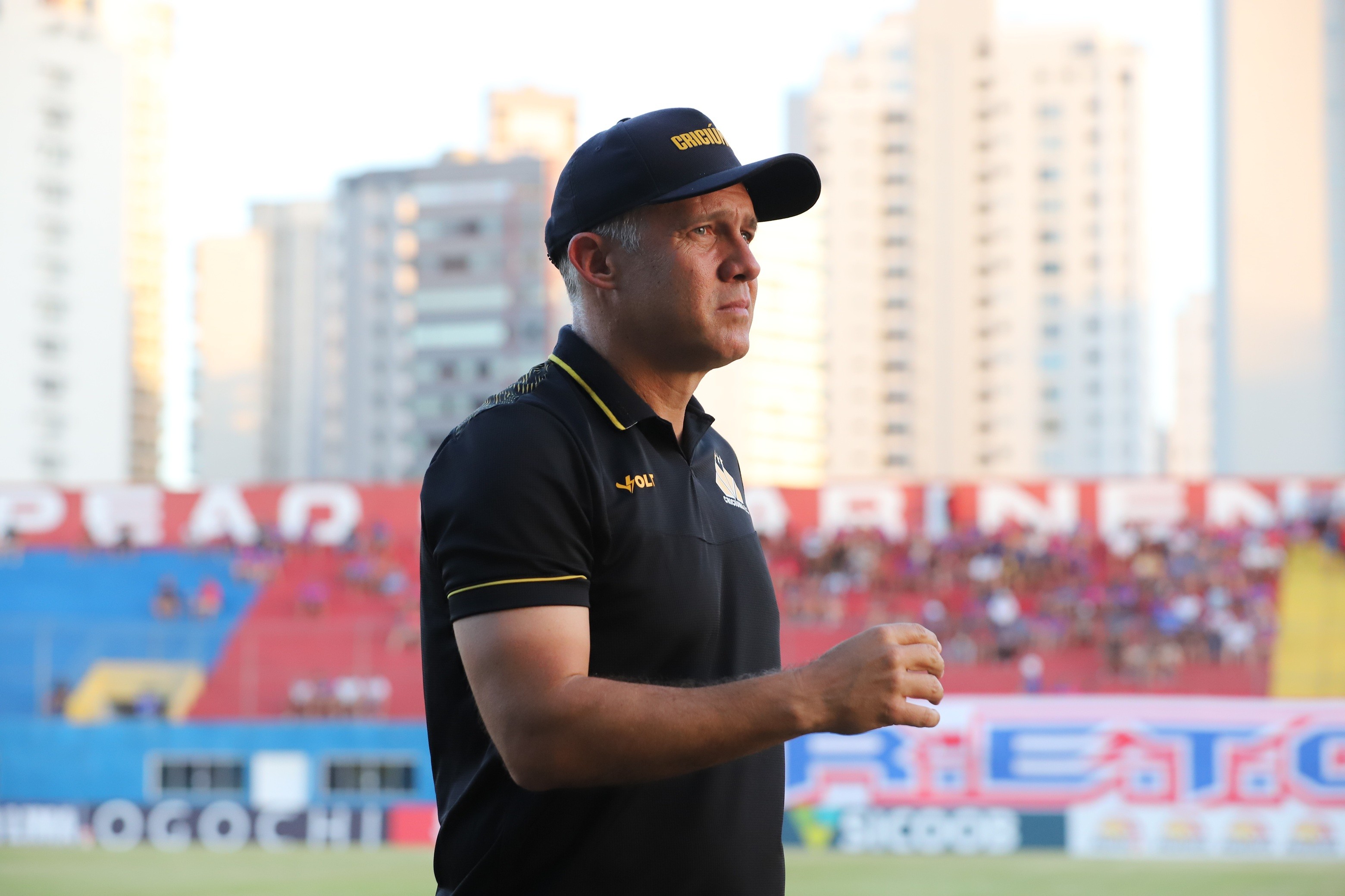 Baptista lamenta derrota do Criciúma, mas exalta chances: "Tem que converter em gol"