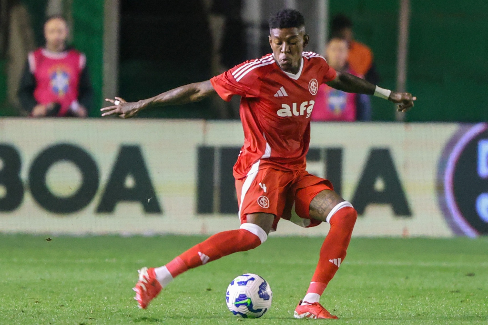 Barca colorada: veja atletas que deixaram o Internacional em 2026