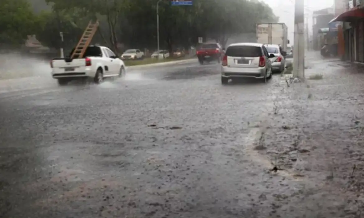 Belém é Palco de Chuvas Tormentosas: Governo Federal Reconhece Situação de Emergência
