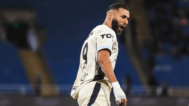 Benzema faz hat-trick em goleada do Al-Ittihad no Campeonato Saudita