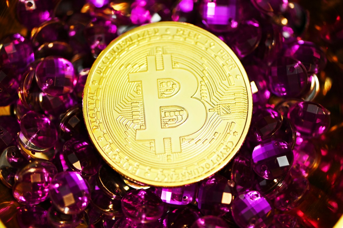 Bitcoin tem leve alta após Relatório de Emprego dos EUA e acumula ganho de 1,4% em 7 dias