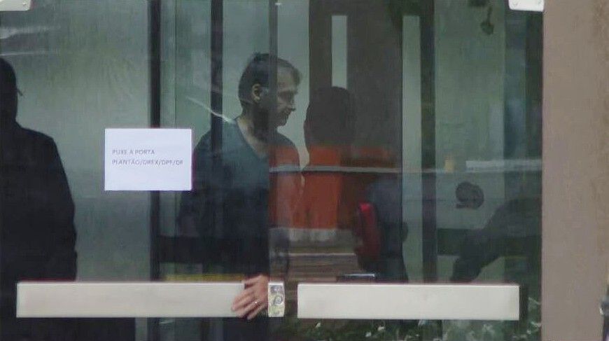 Bolsonaro é transferido para hospital para fazer exames