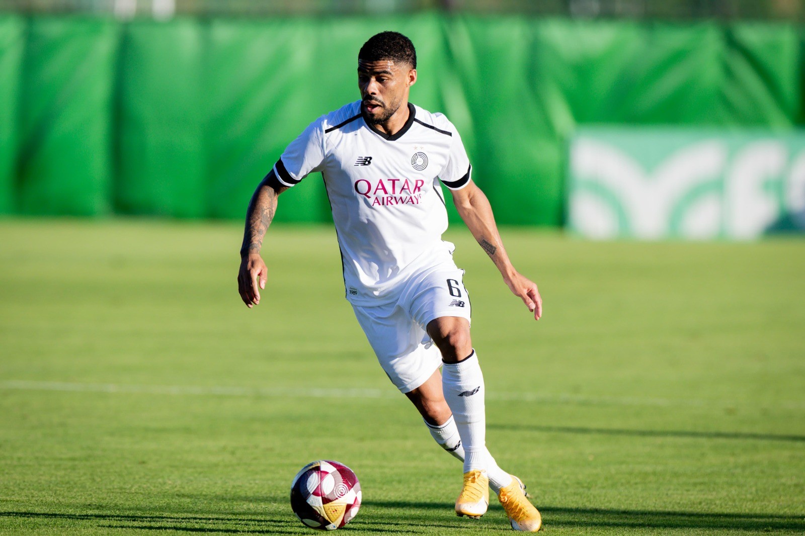 Botafogo na Mira: Contratação de Paulo Otávio é o Grande Objetivo