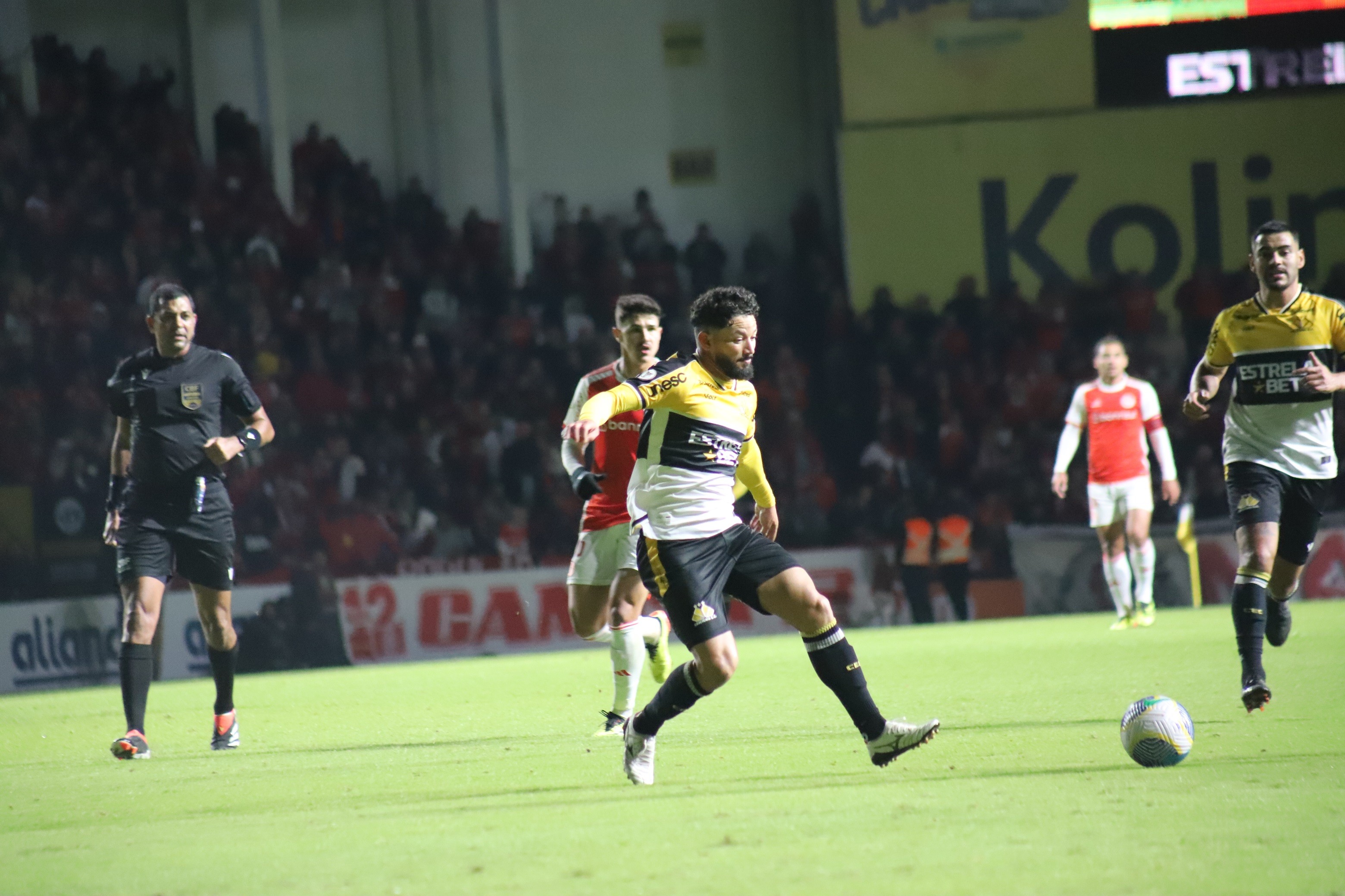 Botafogo-SP contrata atacante Arthur Caíke: Saiba detalhes da negociação