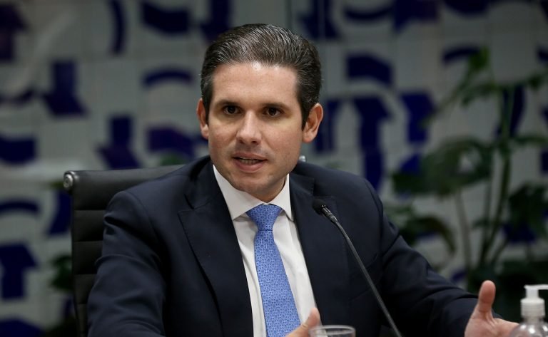 Brasil Ameaça se Ficar para Trás: Câmara Pesa por Regulamentar Inteligência Artificial