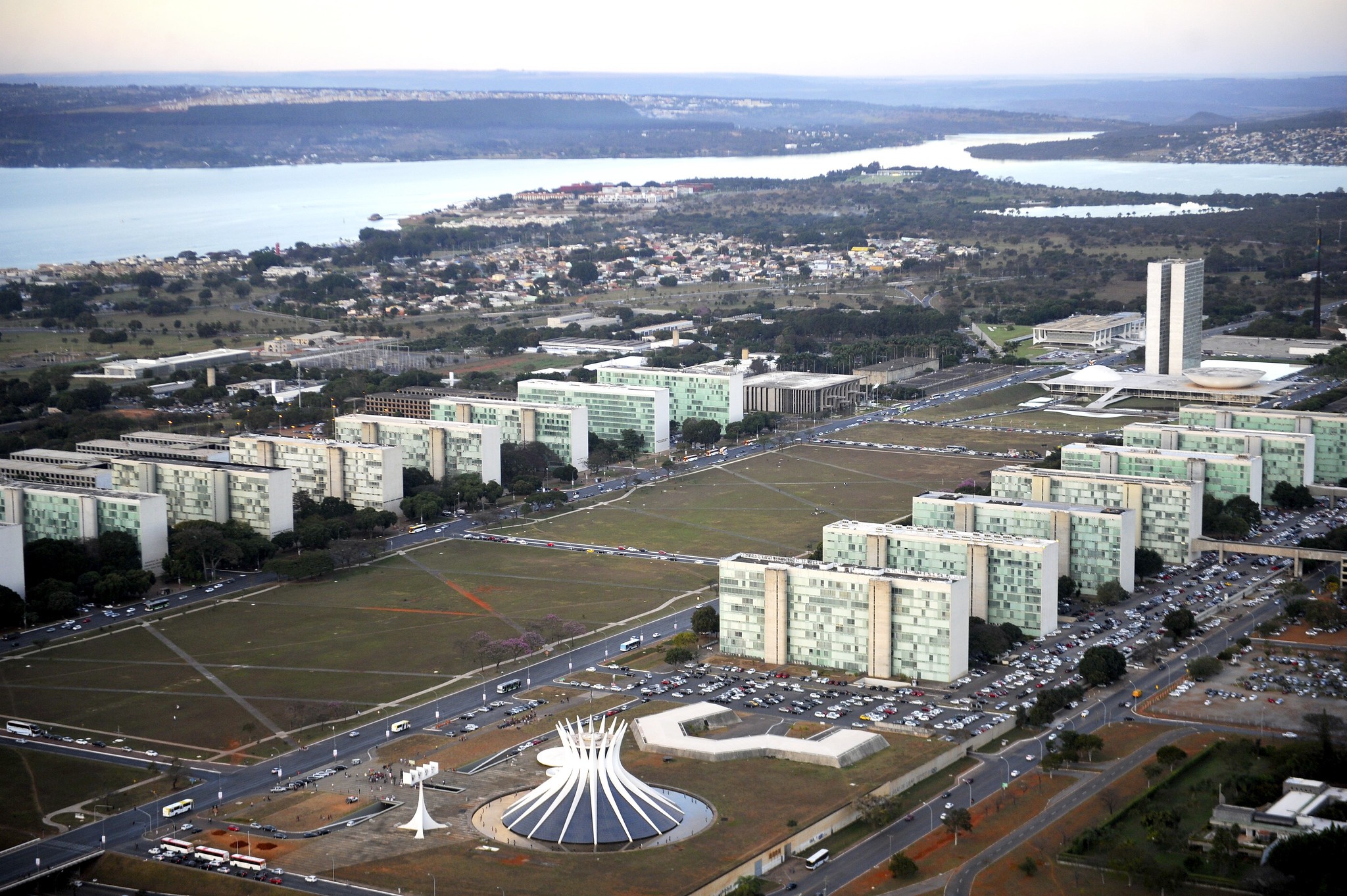 Brasil Atinge Recorde de Arrecadação de Impostos em 2026, Confirma Governo
