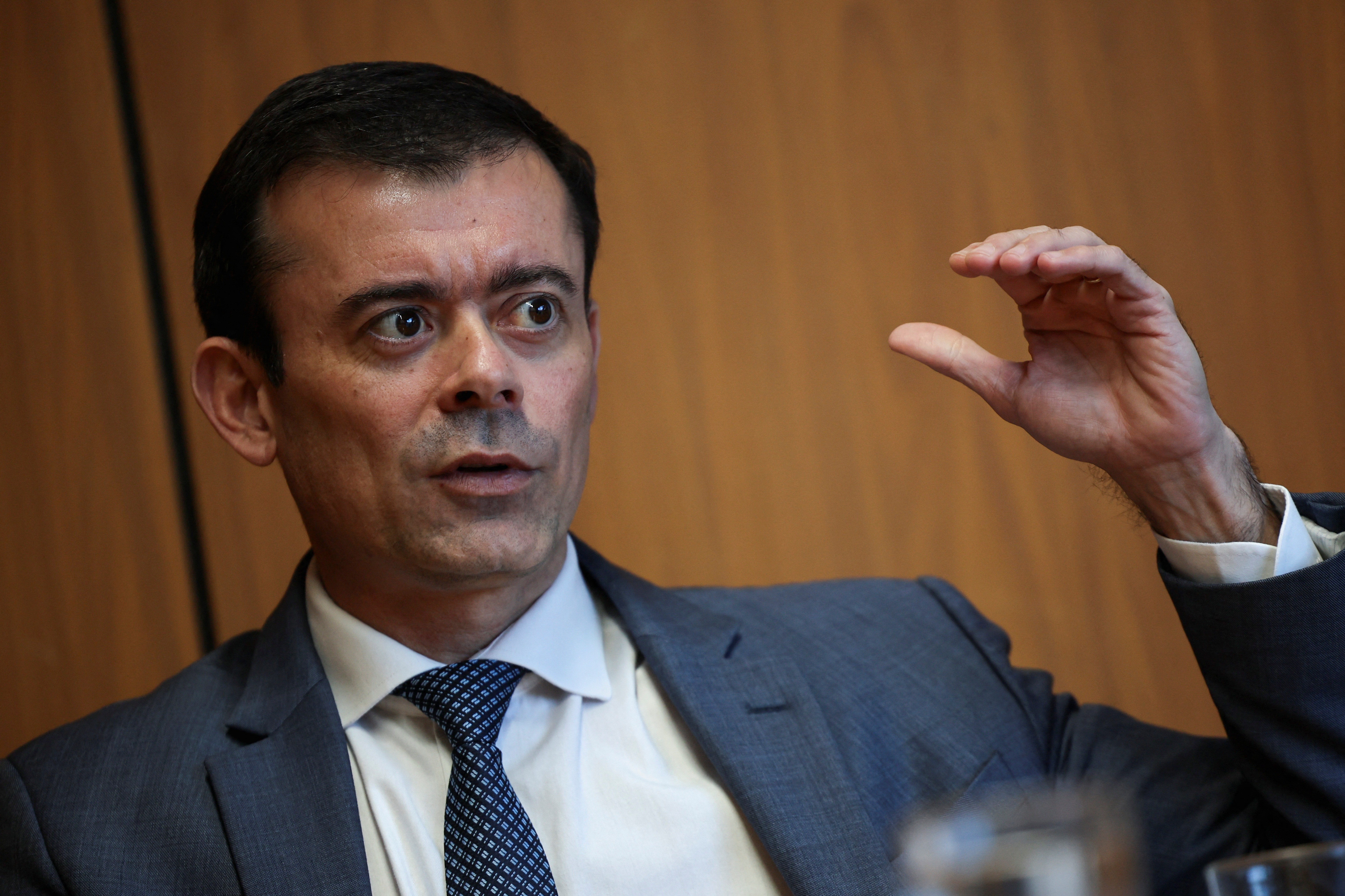 Brasil pode encerrar subsídios a combustíveis se petróleo se estabilizar em US$ 80