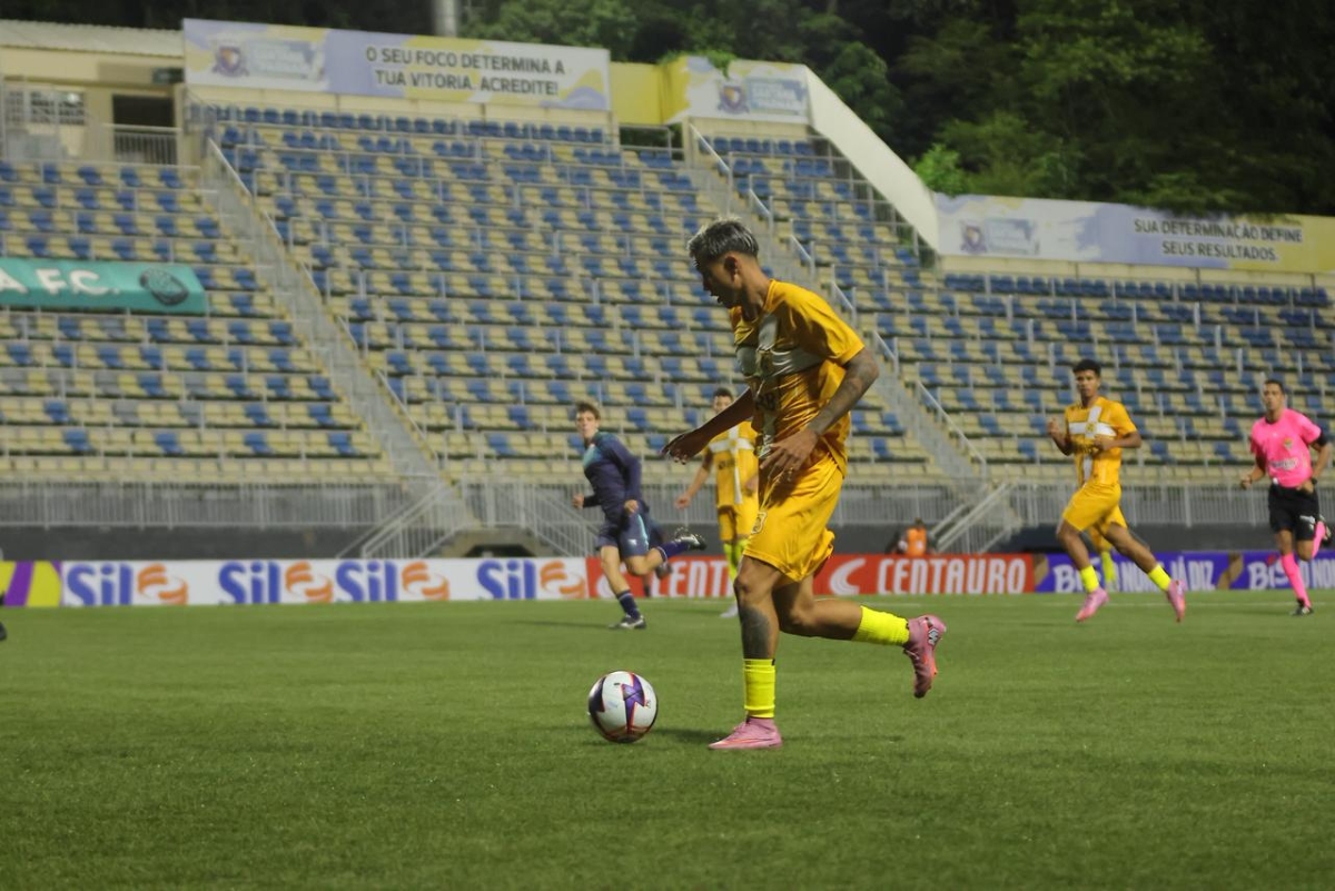 Brasiliense faz grande partida e estreia com vitória na Copinha 2026