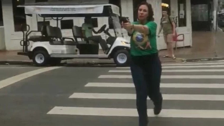 Carla Zambelli Perde: Ação Contra Jornalista Perseguido é Arquivada