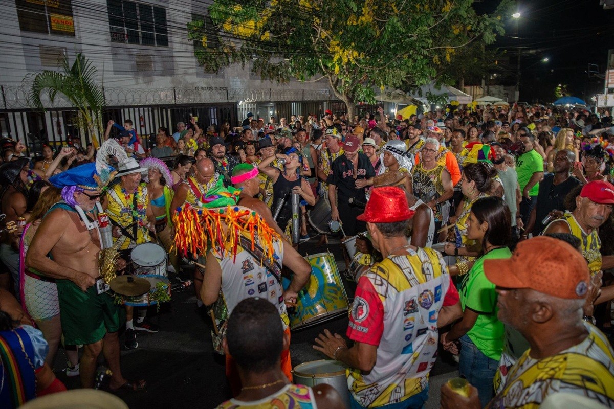 Carnaval 2026 de Cabo Frio começa nesta sexta com mais de 60 blocos e shows gratuitos