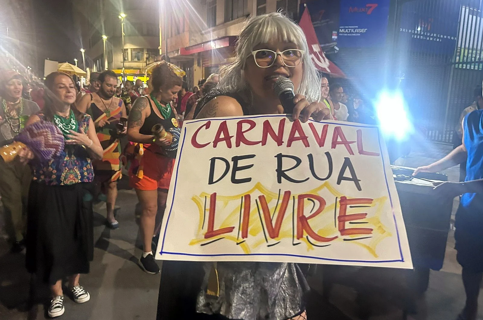 Carnaval de Rua em SP: Governos de Ricardo Nunes são Acusados de Inviabilizar a Festividade