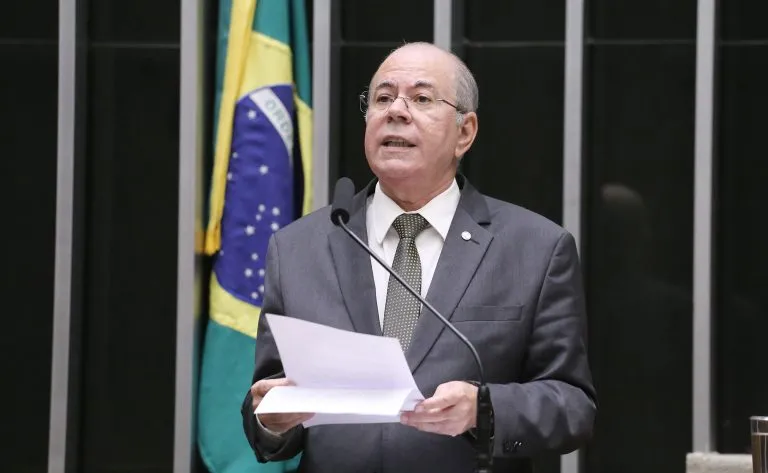 Cartórios de todo o Brasil oferecerão serviços gratuitos para pobres, conforme projeto aprovado na Câmara