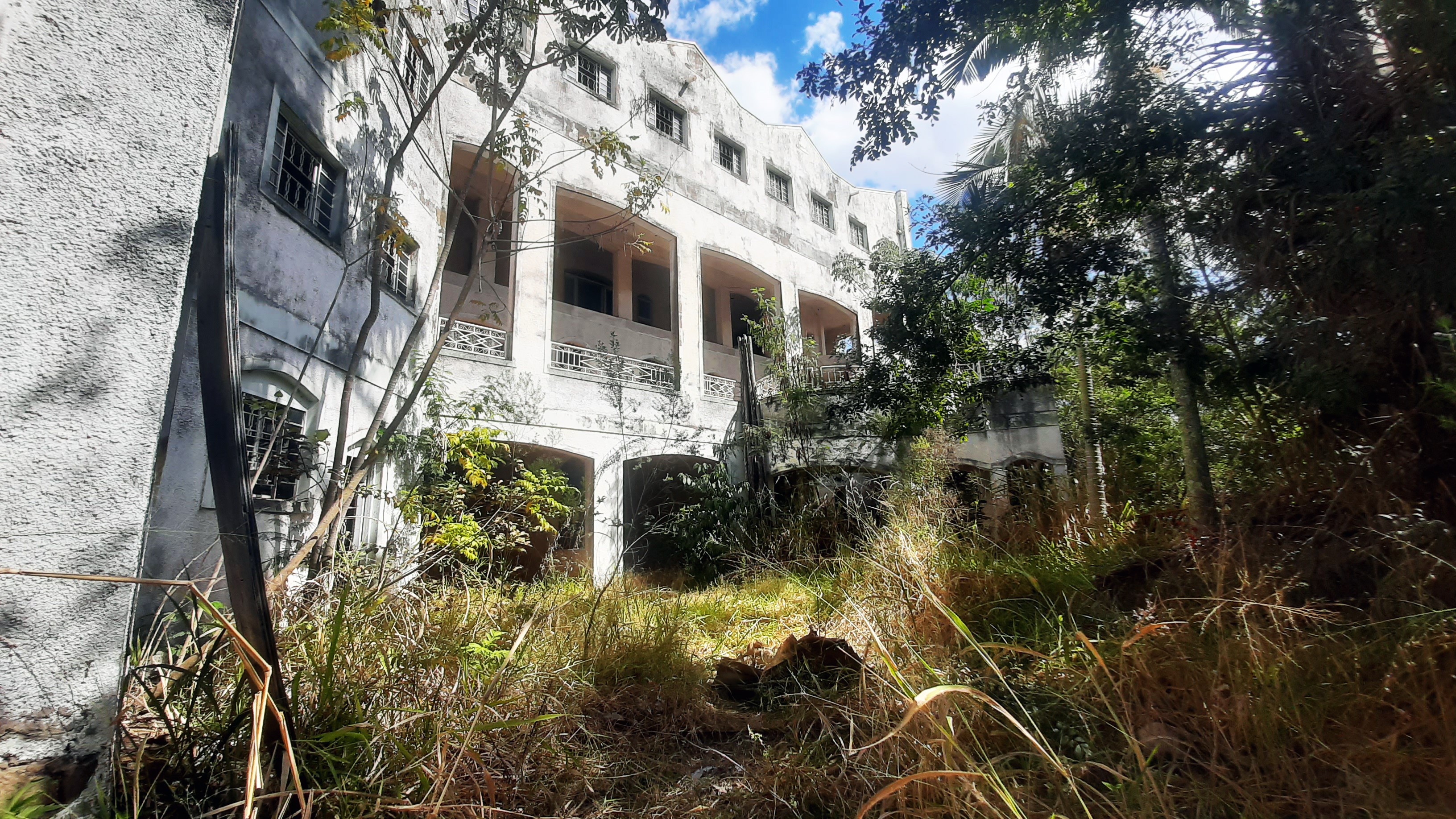 Castelo de José Rico: decisão judicial abre caminho para leilão de área total de mansão de