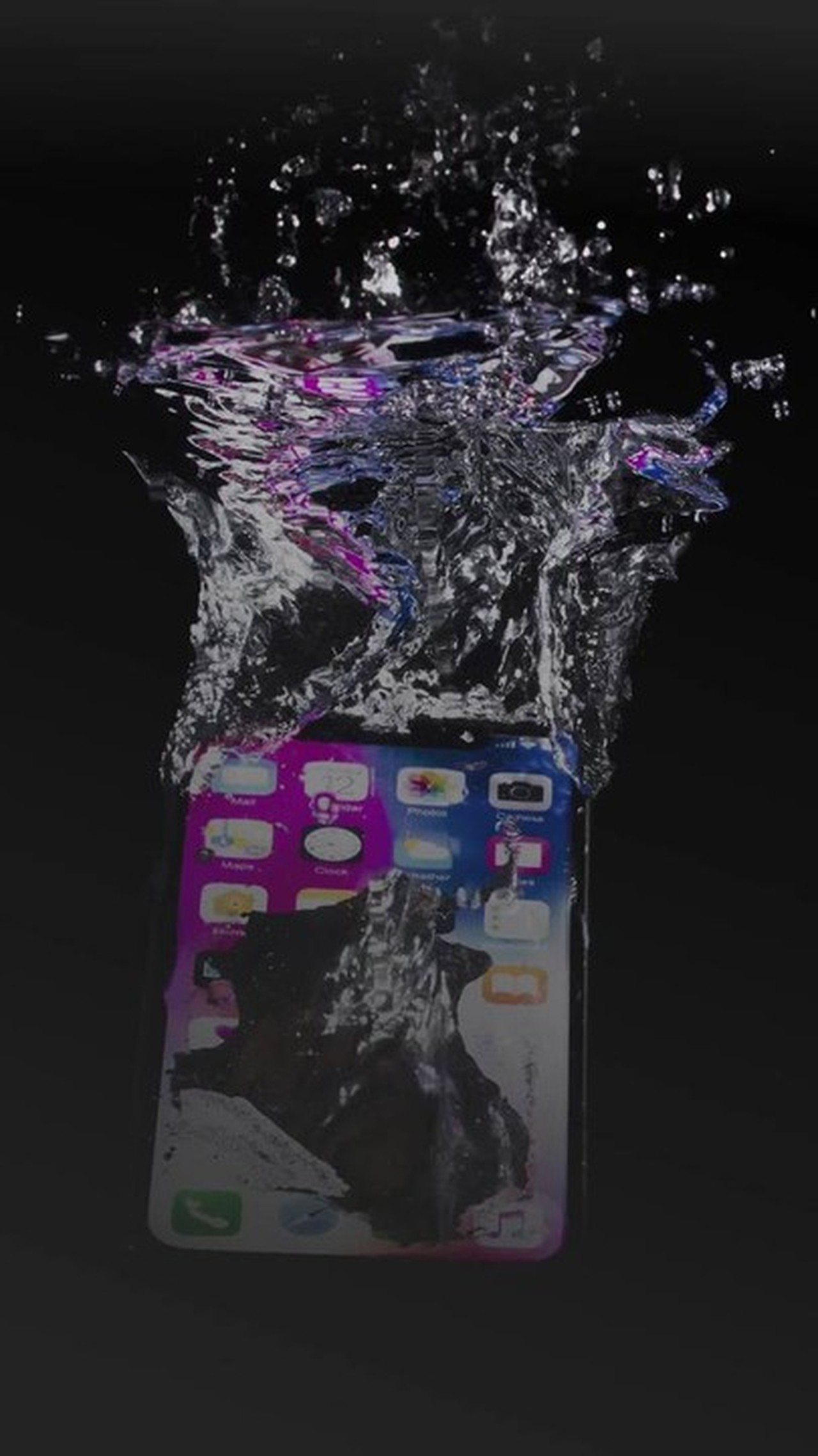 Celular resistente à água: saiba por que a proteção não dura para sempre