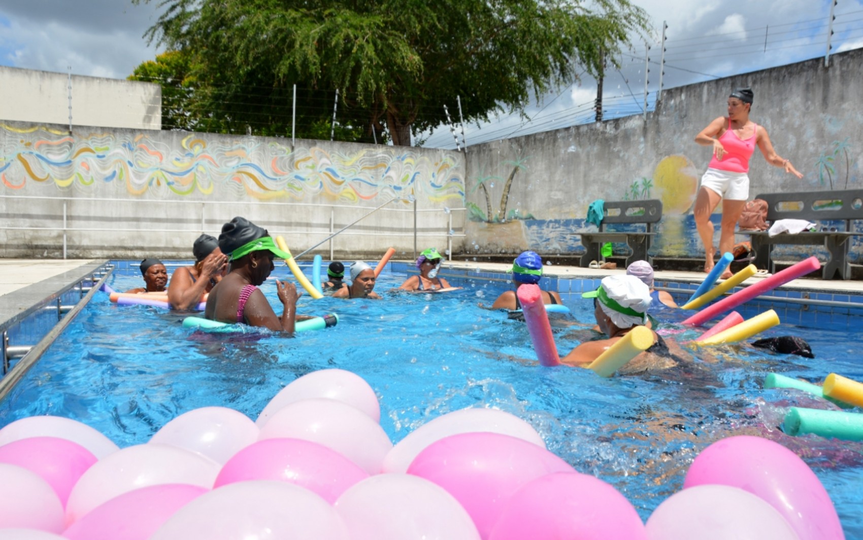 Centro de Convivência Dona Zazinha abre 200 vagas para idosos em Feira de Santana; veja co