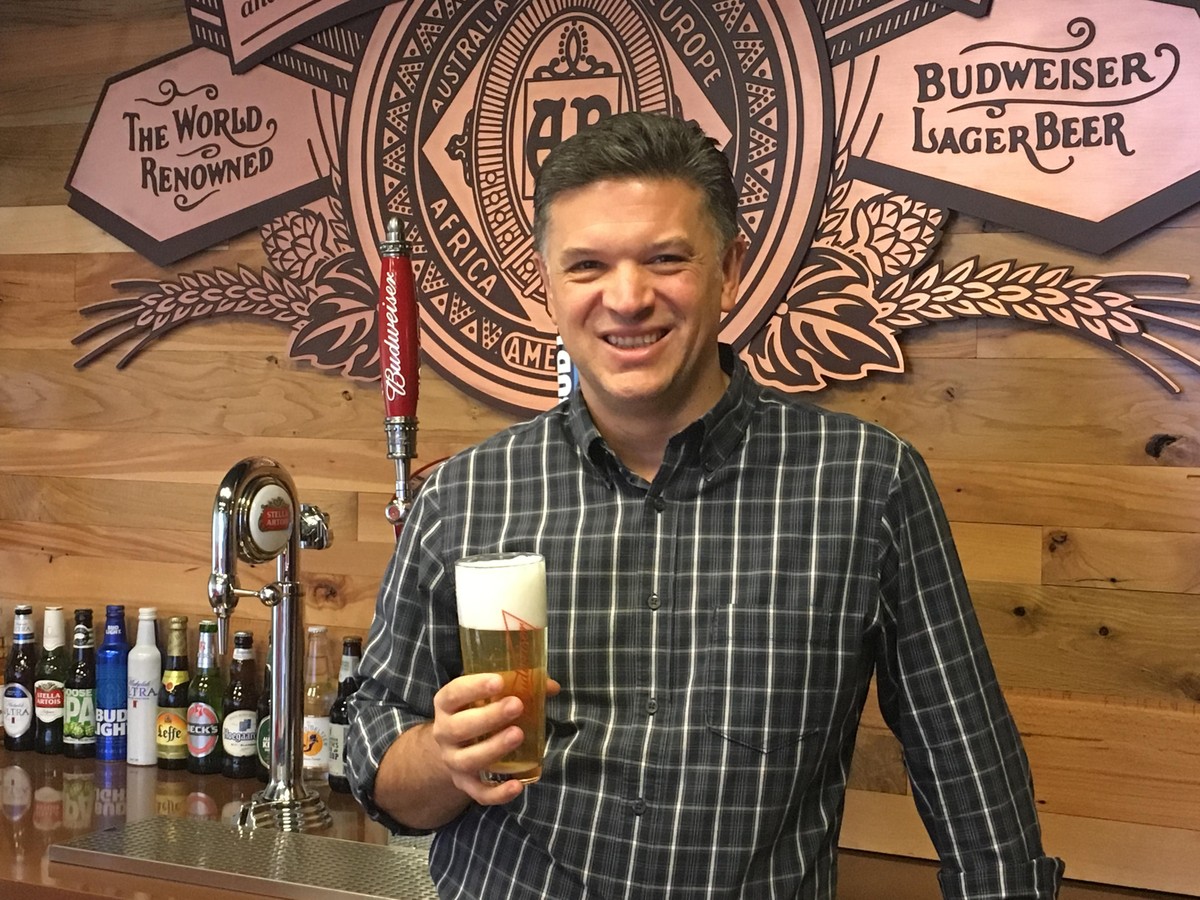 Cerveja no Brasil: Sinais Positivos de Demanda Apontam para Crescimento Segundo CEO da AB InBev