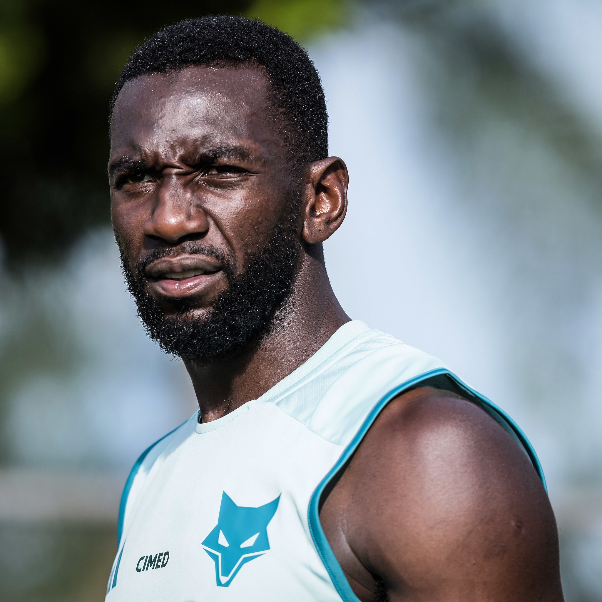 Chapecoense e bolasie finalizam detalhes para contratação