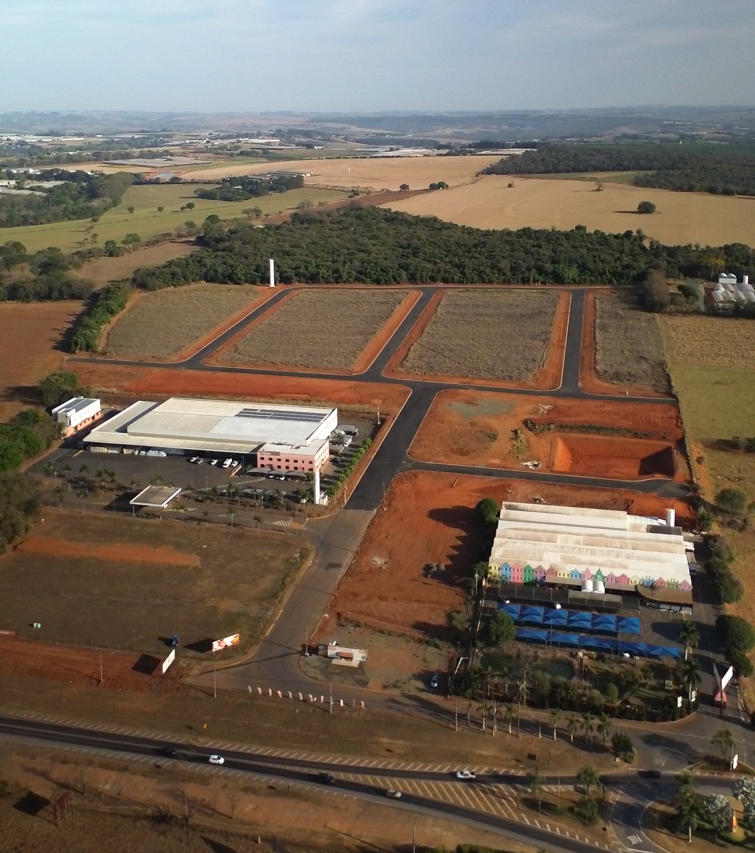 Chegou o primeiro condomínio comercial e industrial de Holambra-SP